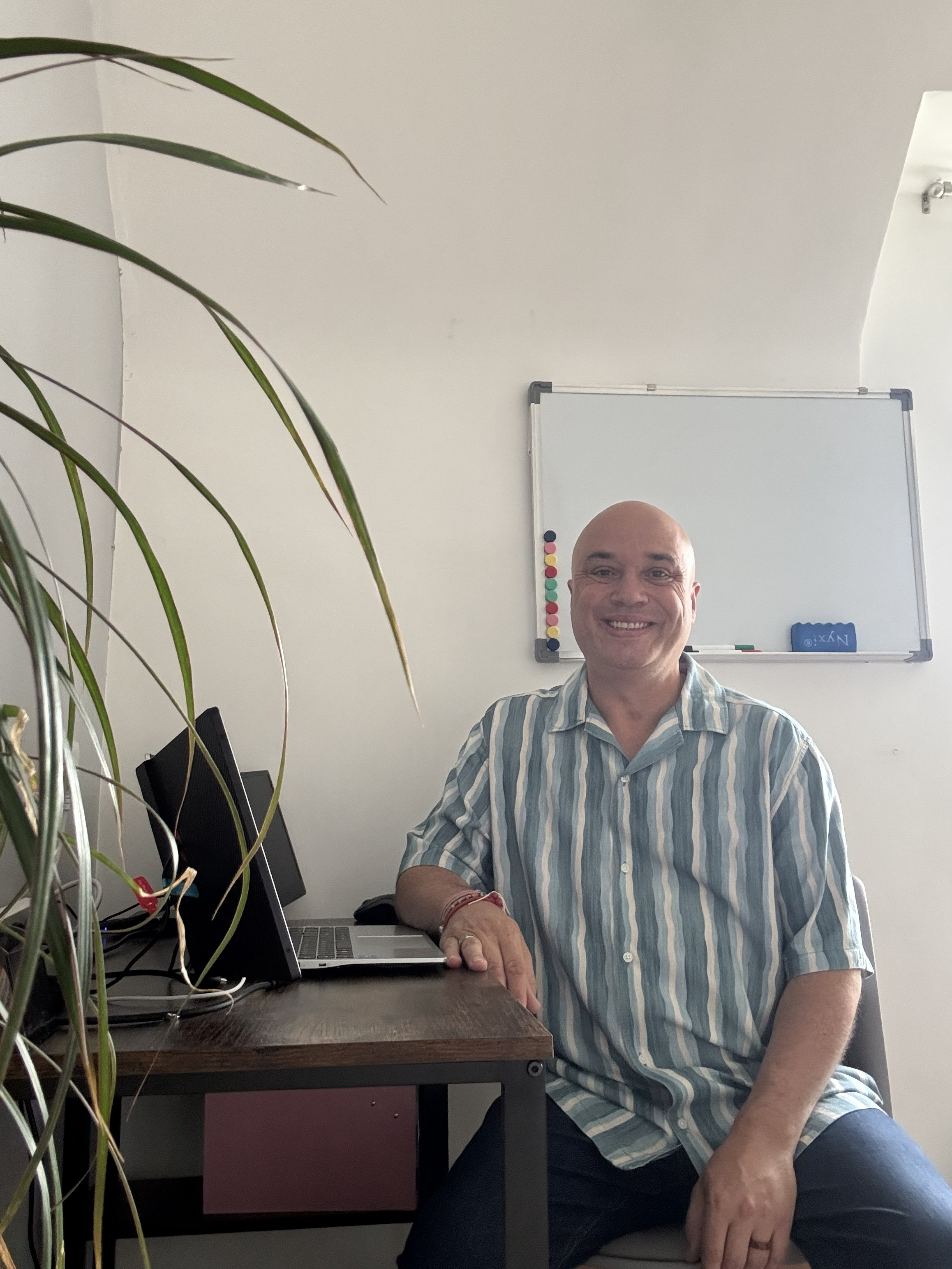 Tom from TDEW Solutions providing professional business support